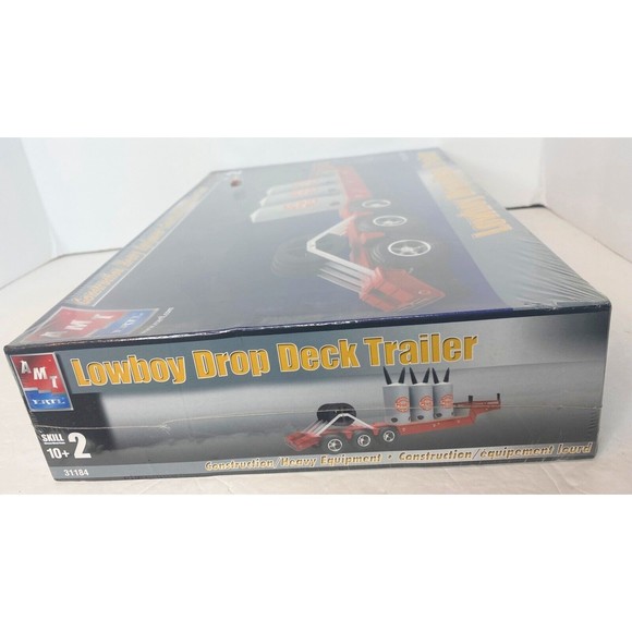 AMT 31154 Lowboy Drop Deck Trailer model kit, New Sealed Old Stock - Picture 3 of 8